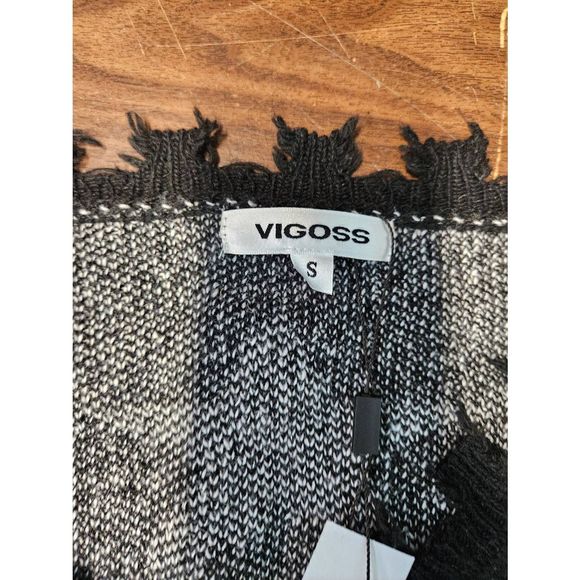 Vigoss NEW TAGS Raw Hem Star V Neck Sweater Size Small - Picture 4 of 9